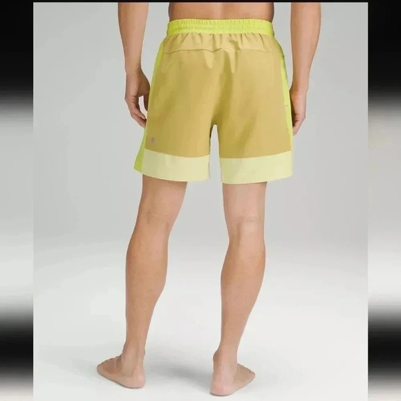 Lululemon Pool Short 7" Paneled - Picture 3 of 7